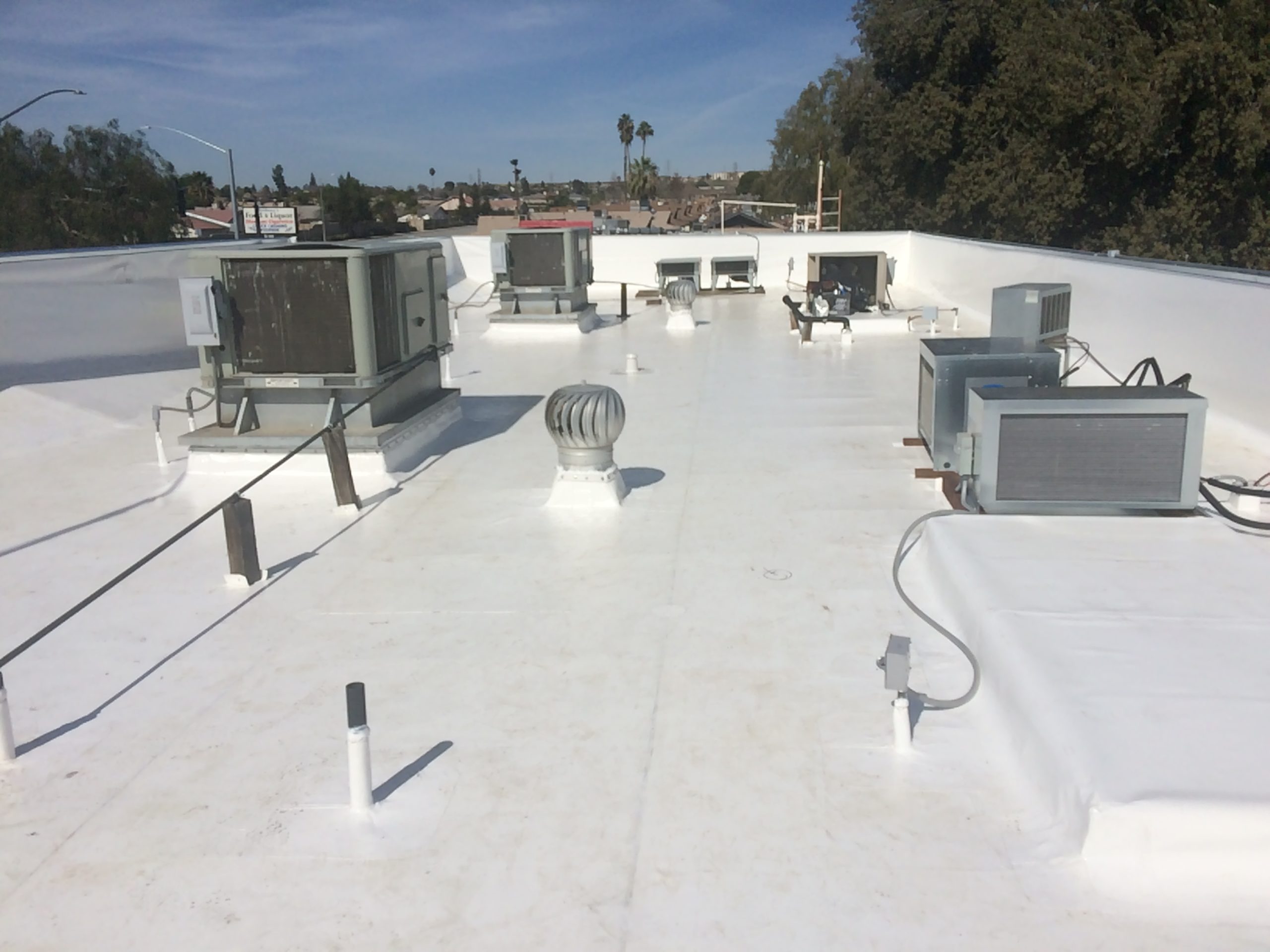 A Los Angeles building's white roof